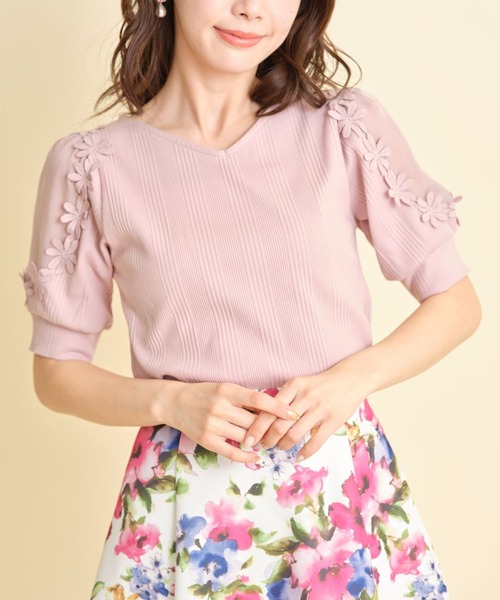tocco closet（トッコ　クローゼット）の「フラワーレース装飾シアースリーブ切り替えリブカットプルオーバー（Tシャツ/カットソー・レディース・ネイビー/ピンク系その他・M）」の6枚目の写真