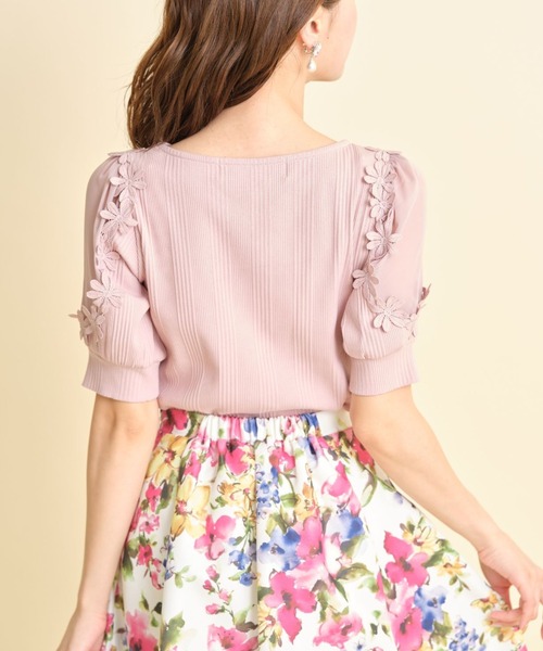 tocco closet（トッコ　クローゼット）の「フラワーレース装飾シアースリーブ切り替えリブカットプルオーバー（Tシャツ/カットソー・レディース・ネイビー/ピンク系その他・M）」の8枚目の写真