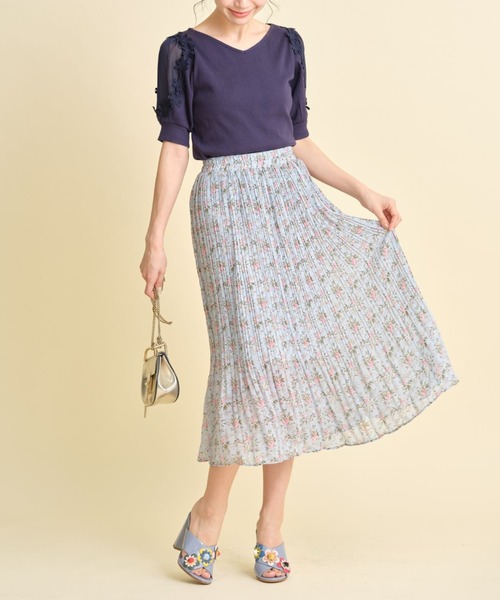 tocco closet（トッコ　クローゼット）の「フラワーレース装飾シアースリーブ切り替えリブカットプルオーバー（Tシャツ/カットソー・レディース・ネイビー/ピンク系その他・M）」の3枚目の写真
