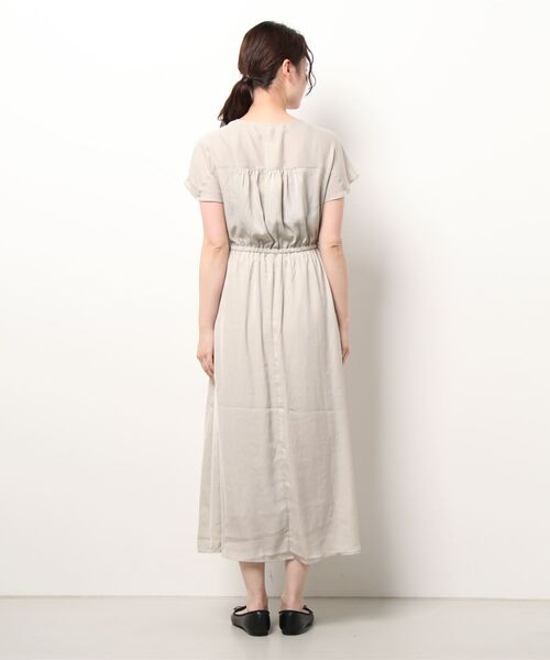 Te chichi TERRASSE（テチチテラス）の「サテンカシュクールワンピース（ワンピース・レディース・グレー/グリーン/チャコール・ﾌﾘ-）」の6枚目の写真