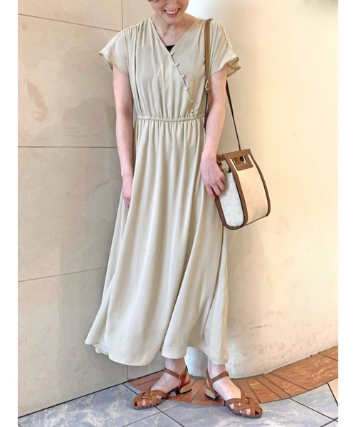 Te chichi TERRASSE（テチチテラス）の「サテンカシュクールワンピース（ワンピース・レディース・グレー/グリーン/チャコール・ﾌﾘ-）」の2枚目の写真