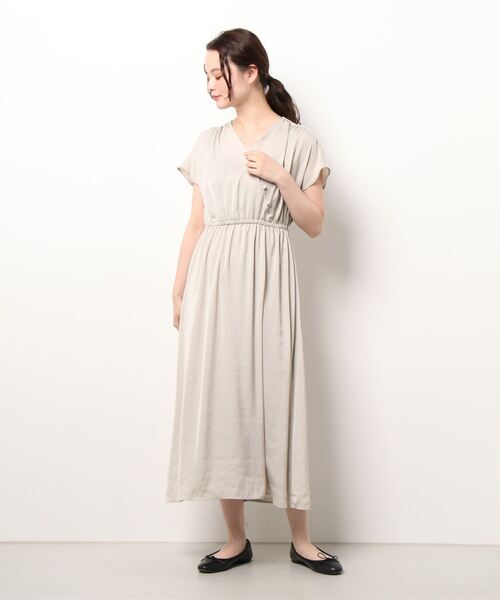 Te chichi TERRASSE（テチチテラス）の「サテンカシュクールワンピース（ワンピース・レディース・グレー/グリーン/チャコール・ﾌﾘ-）」の7枚目の写真