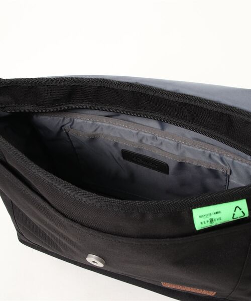 Bianchi（ビアンキ）の「Bianchi ビアンキ メッセンジャーバッグ LBRY-02（ショルダーバッグ・メンズ・ネイビー/ブラック/レッド・ONE SIZE）」の6枚目の写真