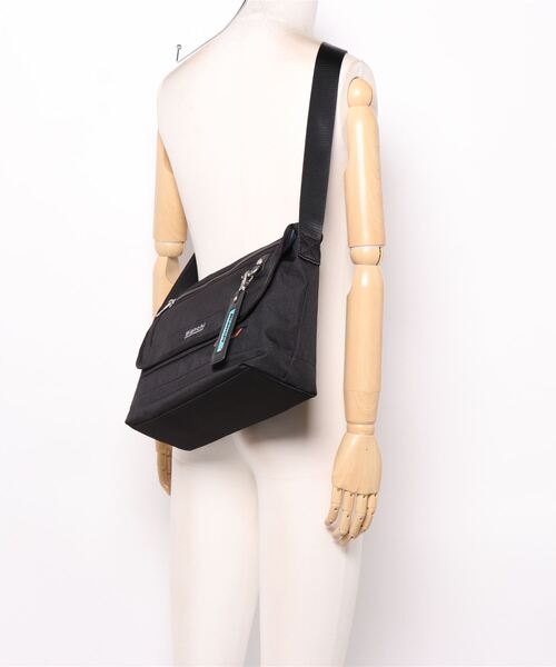 Bianchi（ビアンキ）の「Bianchi ビアンキ メッセンジャーバッグ LBRY-02（ショルダーバッグ・メンズ・ネイビー/ブラック/レッド・ONE SIZE）」の7枚目の写真