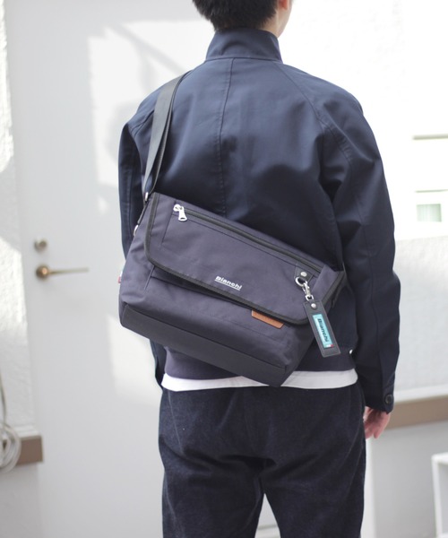 Bianchi（ビアンキ）の「Bianchi ビアンキ メッセンジャーバッグ LBRY-02（ショルダーバッグ・メンズ・ネイビー/ブラック/レッド・ONE SIZE）」の9枚目の写真
