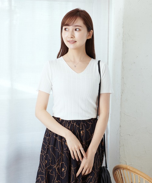 Lamoa（ラモア）の「Lamoa/Vネック 半袖 ベーシック リブトップス（Tシャツ/カットソー・レディース・ホワイト/ブラック/ピンク/イエロー/オレンジ/ブルー/グリーン/アイボリー・FREE）」の9枚目の写真