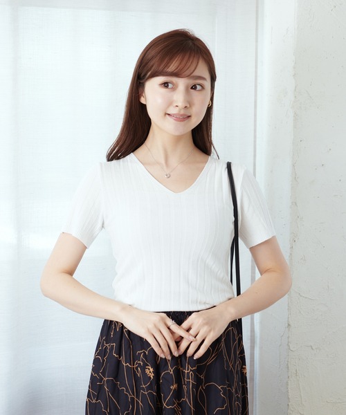 Lamoa（ラモア）の「Lamoa/Vネック 半袖 ベーシック リブトップス（Tシャツ/カットソー・レディース・ホワイト/ブラック/ピンク/イエロー/オレンジ/ブルー/グリーン/アイボリー・FREE）」の10枚目の写真