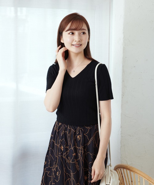 Lamoa（ラモア）の「Lamoa/Vネック 半袖 ベーシック リブトップス（Tシャツ/カットソー・レディース・ホワイト/ブラック/ピンク/イエロー/オレンジ/ブルー/グリーン/アイボリー・FREE）」の17枚目の写真