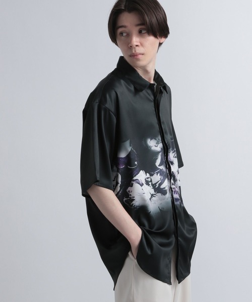 HARE（ハレ）の「フラワーラッププリントシャツ(HARE)（シャツ/ブラウス・メンズ・ブラック/オフホワイト・SMALL/MEDIUM）」の2枚目の写真