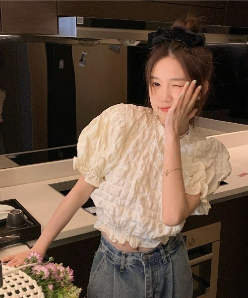 LAC-VERT（ラック・ヴェール）の「シフォンフリルパフスリーブクロップドトップス（シャツ/ブラウス・レディース・ホワイト/ブラック・FREE）」の5枚目の写真