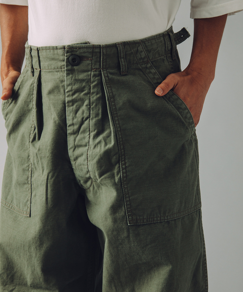 JOURNAL STANDARD（ジャーナルスタンダード）の「【VSシリーズ】 バックサテンベイカー バルーンパンツ（カーゴパンツ・メンズ・カーキ・MEDIUM/LARGE）」の4枚目の写真