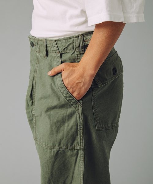 JOURNAL STANDARD（ジャーナルスタンダード）の「【VSシリーズ】 バックサテンベイカー バルーンパンツ（カーゴパンツ・メンズ・カーキ・MEDIUM/LARGE）」の6枚目の写真