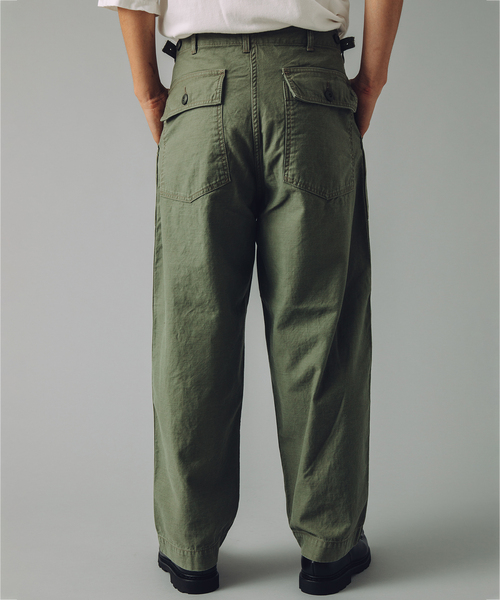 JOURNAL STANDARD（ジャーナルスタンダード）の「【VSシリーズ】 バックサテンベイカー バルーンパンツ（カーゴパンツ・メンズ・カーキ・MEDIUM/LARGE）」の10枚目の写真