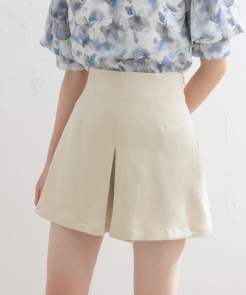 OLIVE des OLIVE(オリーブデオリーブ)の「ボックスプリーツショートパンツ(その他パンツ・レディース・キャメル/ブラック/アイボリー・FREE)」の2枚目の写真