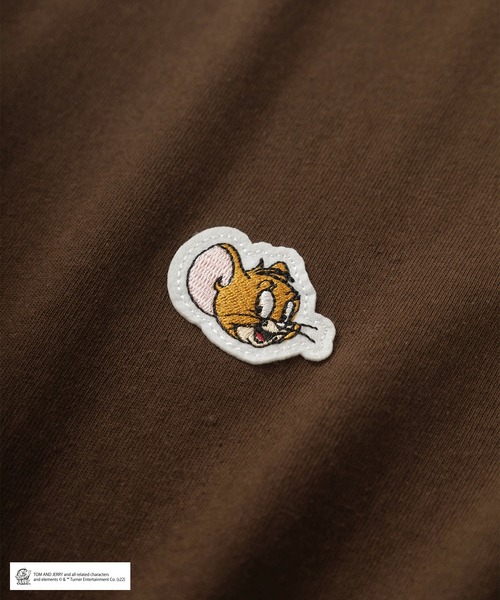 Tom&Jerry(トムアンドジェリー)の「【TOM&JERRY/トムとジェリー】ワンポイントワッペン マルチカラー コラージュロゴ 袖プリント ロングスリーブ/ ビッグシルエット(Tシャツ/カットソー・レディース・ホワイト/ブラック/ブラウン/マスタード・M/L/XL)」の11枚目の写真