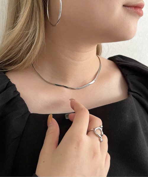 prose verse（プロズヴェール）の「ショートスネークネックレス（その他ヘアアクセサリー・レディース・シルバー/ゴールド・ﾌﾘ-）」の2枚目の写真