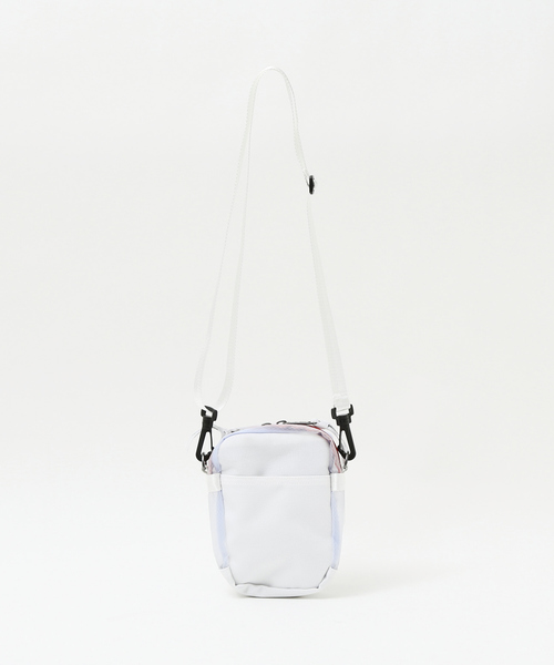 INDISPENSABLE （インディスペンサブル）の「【INDISPENSABLE / インディスペンサブル】IDP SHOULDER BAG LITT ST（ショルダーバッグ・メンズ・ホワイト/ブラック・フリー）」の11枚目の写真