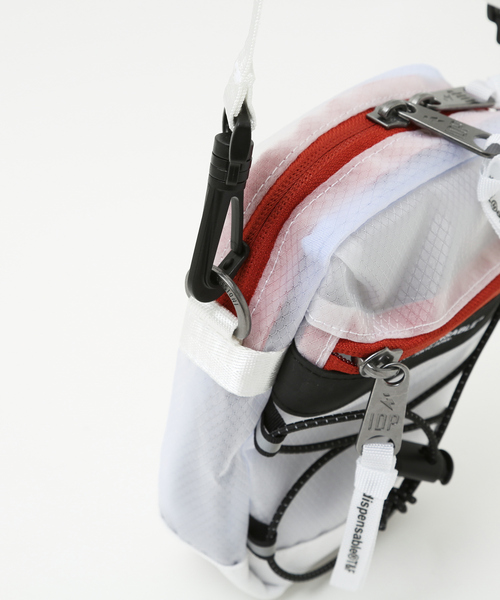 INDISPENSABLE （インディスペンサブル）の「【INDISPENSABLE / インディスペンサブル】IDP SHOULDER BAG LITT ST（ショルダーバッグ・メンズ・ホワイト/ブラック・フリー）」の14枚目の写真