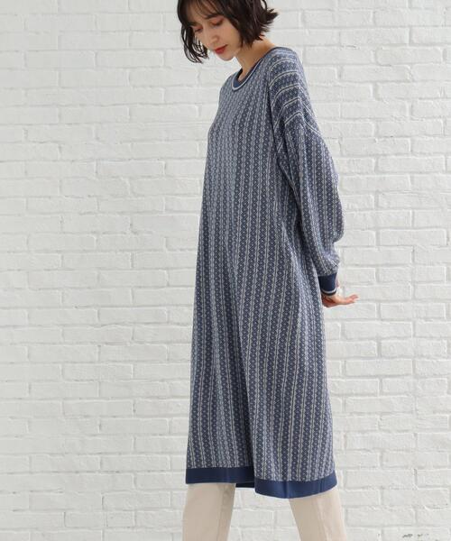 SHOO・LA・RUE(シューラルー)の「◆ストンとしたゆるシルエット!レトロ柄 ジャカード ワンピース(ワンピース・レディース・ベージュ系その他2/ブラック系3/ブルー系3・00)」の3枚目の写真