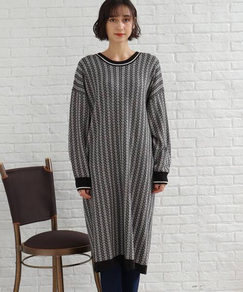 SHOO・LA・RUE(シューラルー)の「◆ストンとしたゆるシルエット!レトロ柄 ジャカード ワンピース(ワンピース・レディース・ベージュ系その他2/ブラック系3/ブルー系3・00)」の16枚目の写真