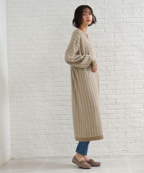 SHOO・LA・RUE(シューラルー)の「◆ストンとしたゆるシルエット!レトロ柄 ジャカード ワンピース(ワンピース・レディース・ベージュ系その他2/ブラック系3/ブルー系3・00)」の9枚目の写真