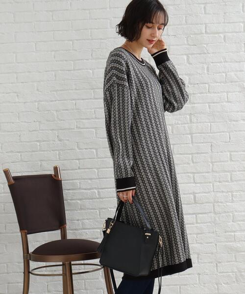 SHOO・LA・RUE(シューラルー)の「◆ストンとしたゆるシルエット!レトロ柄 ジャカード ワンピース(ワンピース・レディース・ベージュ系その他2/ブラック系3/ブルー系3・00)」の11枚目の写真