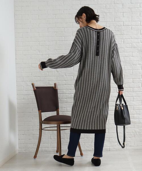 SHOO・LA・RUE(シューラルー)の「◆ストンとしたゆるシルエット!レトロ柄 ジャカード ワンピース(ワンピース・レディース・ベージュ系その他2/ブラック系3/ブルー系3・00)」の19枚目の写真