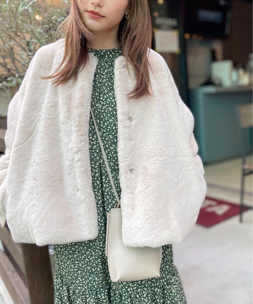 Per sist ence(パーシエンス)の「Per sist ence/パーシエンス フェイクファーノーカラーショートコート(ノーカラーコート・レディース・グレー/アイボリー/ブラウン/ブラック/キャメル・FREE)」の2枚目の写真