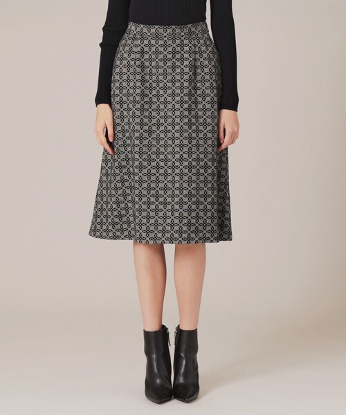 MACKINTOSH LONDON(マッキントッシュ ロンドン)の「フロッキーアンドリュープリントスカート(スカート・レディース・ネイビー・36/38)」の1枚目の写真