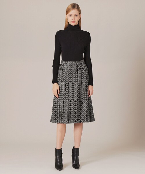 MACKINTOSH LONDON(マッキントッシュ ロンドン)の「フロッキーアンドリュープリントスカート(スカート・レディース・ネイビー・36/38)」の4枚目の写真