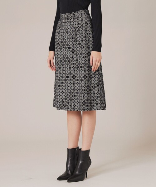 MACKINTOSH LONDON(マッキントッシュ ロンドン)の「フロッキーアンドリュープリントスカート(スカート・レディース・ネイビー・36/38)」の5枚目の写真