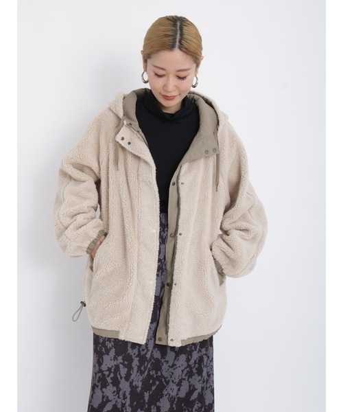 Samansa Mos2 blue(サマンサモスモスブルー)の「リバーシブルボアマウンテンパーカー(マウンテンパーカー・レディース・ネイビー/キナリ/カーキ・フリ-)」の2枚目の写真