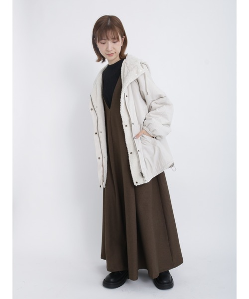 Samansa Mos2 blue(サマンサモスモスブルー)の「リバーシブルボアマウンテンパーカー(マウンテンパーカー・レディース・ネイビー/キナリ/カーキ・フリ-)」の4枚目の写真