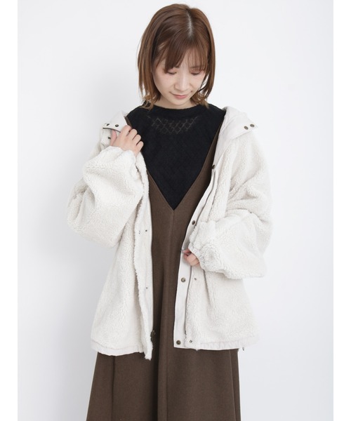 Samansa Mos2 blue(サマンサモスモスブルー)の「リバーシブルボアマウンテンパーカー(マウンテンパーカー・レディース・ネイビー/キナリ/カーキ・フリ-)」の7枚目の写真