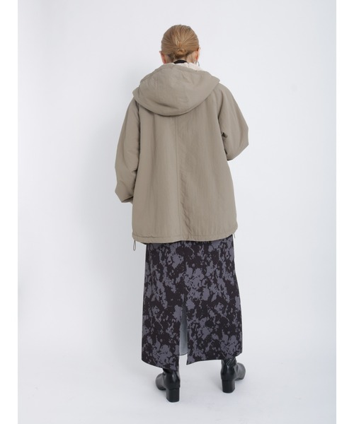 Samansa Mos2 blue(サマンサモスモスブルー)の「リバーシブルボアマウンテンパーカー(マウンテンパーカー・レディース・ネイビー/キナリ/カーキ・フリ-)」の11枚目の写真