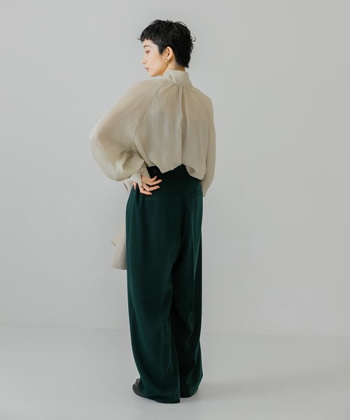 KBF（ケイビーエフ）の「ボウタイ2WAYボリュームブラウス（シャツ/ブラウス・レディース・ブラック/ベージュ/オフホワイト・ONE）」の7枚目の写真