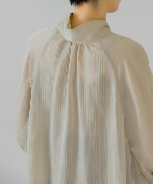KBF（ケイビーエフ）の「ボウタイ2WAYボリュームブラウス（シャツ/ブラウス・レディース・ブラック/ベージュ/オフホワイト・ONE）」の17枚目の写真