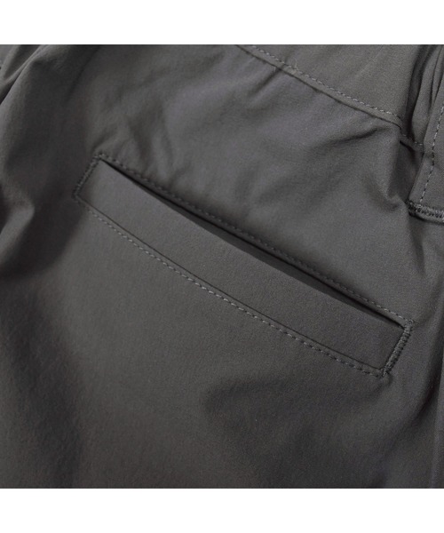 BeBe(ベベ)の「BeBe/フォーマルナイロンストレッチジャケットパンツセットアップ(110~130cm)(セットアップ・キッズ・グレー・120/130/110)」の21枚目の写真