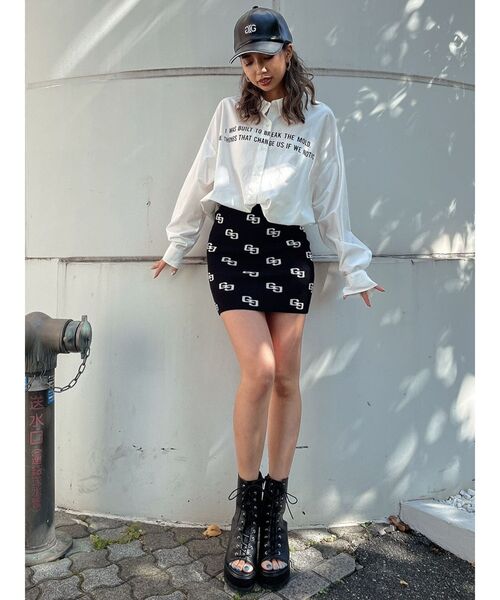 GYDA(ジェイダ)の「FRONT LOGO BIGシャツ(シャツ/ブラウス・レディース・オフホワイト/ブルー・FREE)」の7枚目の写真