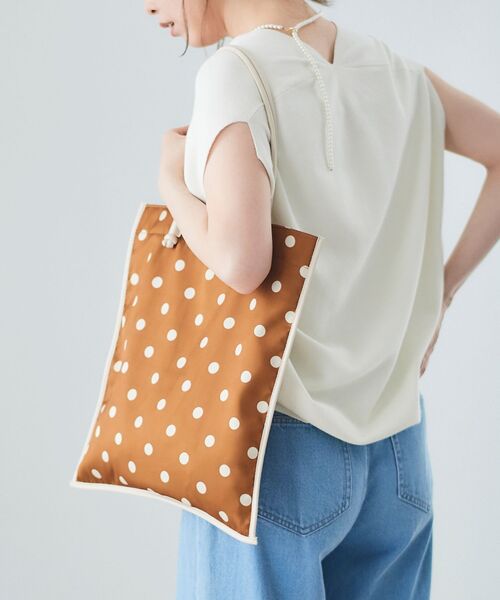 le.coeur blanc（ルクールブラン）の「ドットプリントトートバッグ（トートバッグ・レディース・ブラック系その他/ホワイト系その他/ブラウン系その他2・FREE）」の6枚目の写真
