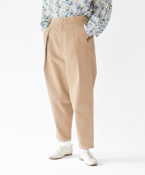 SETTO（セット）の「PISOKA：テーパードタックパンツ（チノパンツ・レディース・ベージュ/カーキ・FREE）」の3枚目の写真