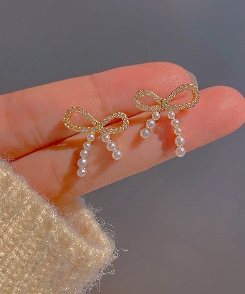 LAC-VERT(ラック・ヴェール)の「リボンパールピアス(ピアス(両耳用)・レディース・ゴールド・FREE)」の6枚目の写真