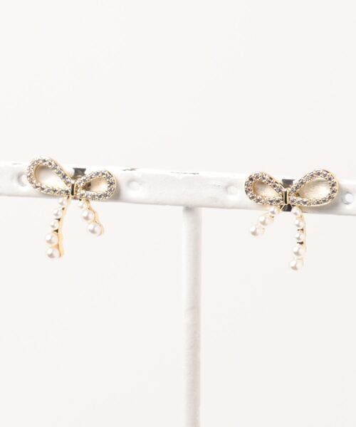 LAC-VERT(ラック・ヴェール)の「リボンパールピアス(ピアス(両耳用)・レディース・ゴールド・FREE)」の7枚目の写真