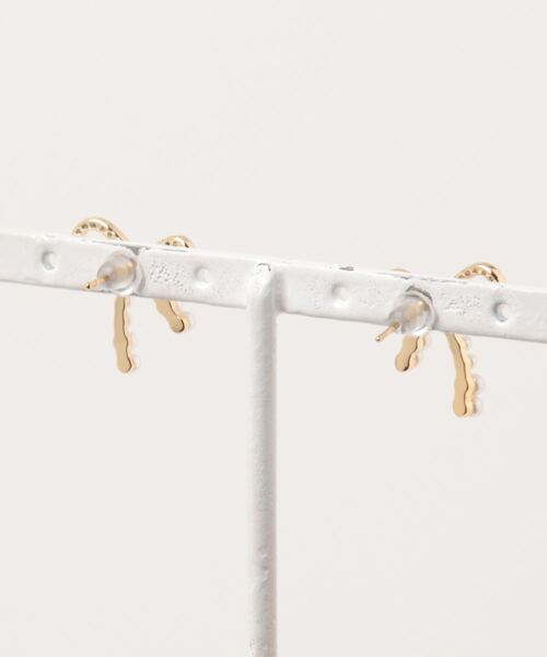 LAC-VERT(ラック・ヴェール)の「リボンパールピアス(ピアス(両耳用)・レディース・ゴールド・FREE)」の8枚目の写真