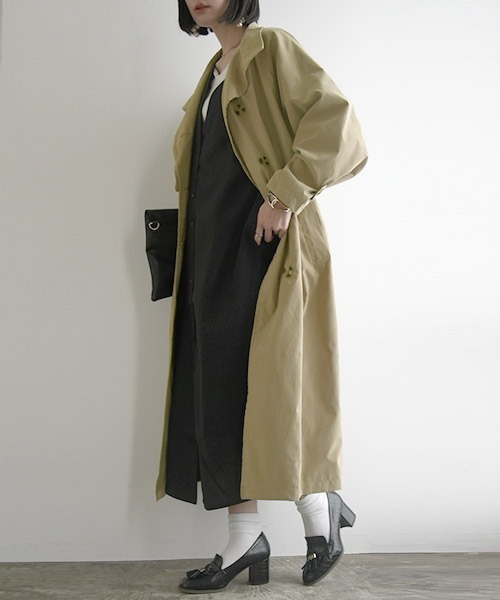 and it_（アンドイット）の「スタンドカラーロングコート（トレンチコート・レディース・ブラック/ベージュ/グレイッシュベージュ・M）」の21枚目の写真