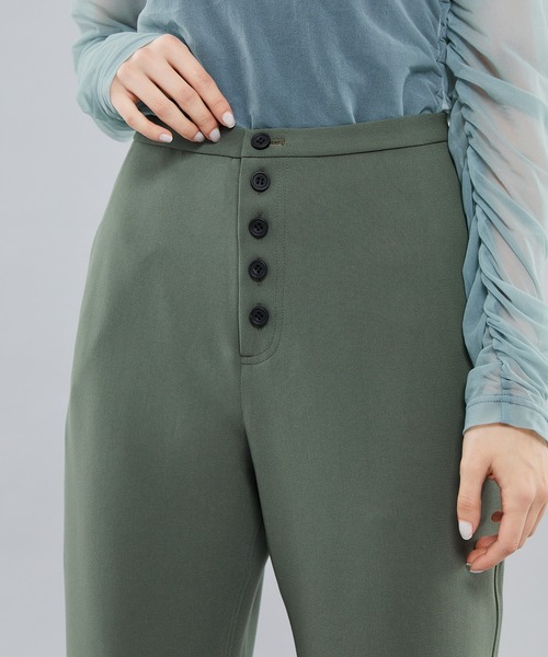 FEMMENT（ファモン）の「【FEMMENT/ファモン】《STUDIOUS別注》フロントボタンパンツ（スラックス・レディース・カーキ/ピンク系その他・1/2）」の9枚目の写真