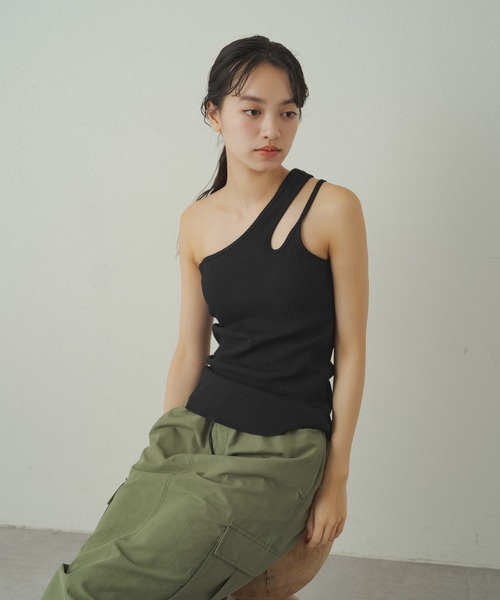 earthy(アーシー)の「リブワンショルデザインタンクトップ(タンクトップ・レディース・ベージュ/ブラック/アイボリー・S/M)」の14枚目の写真