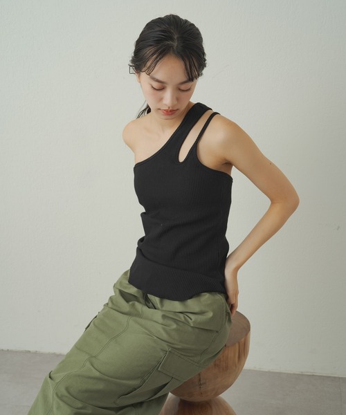 earthy(アーシー)の「リブワンショルデザインタンクトップ(タンクトップ・レディース・ベージュ/ブラック/アイボリー・S/M)」の15枚目の写真
