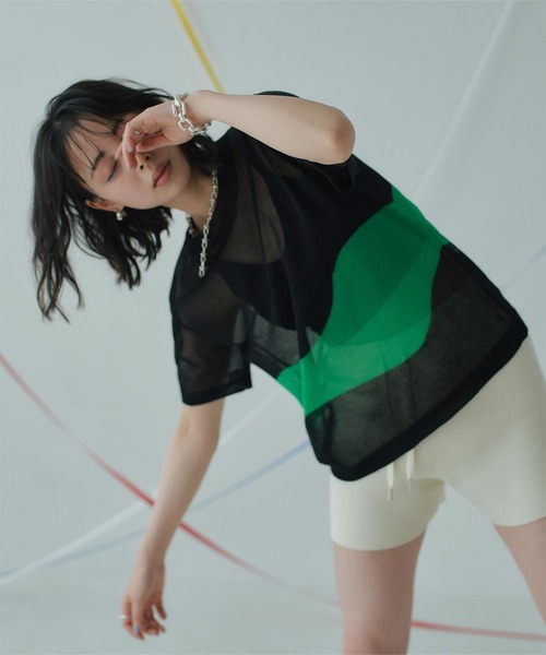 miette(ミエット)の「配色ニュアンスラインシアートップス(ニット/セーター・レディース・ブラック/ライトグレー/オフホワイト・FREE)」の6枚目の写真