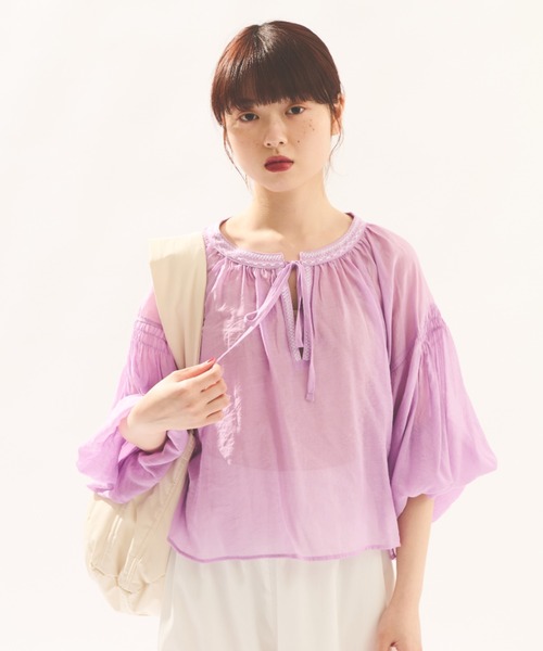 MERLOT(メルロー)の「刺繍スモックブラウス(シャツ/ブラウス・レディース・ホワイト/イエロー/パープル・FREE)」の3枚目の写真
